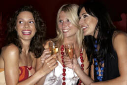girls at party with prosecco 500